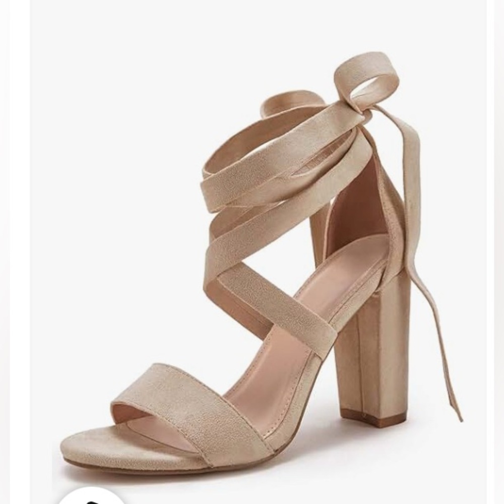 New in Box Carcume Ellery in Khaki Size 7